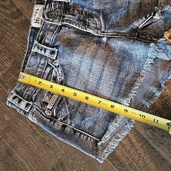 Mudd Shorts - Picture 8 of 9